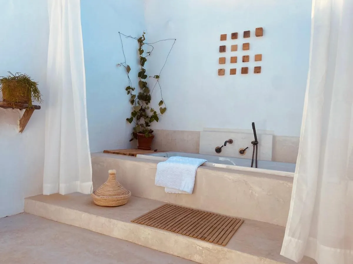 Finca Elements 코마레스 B&B